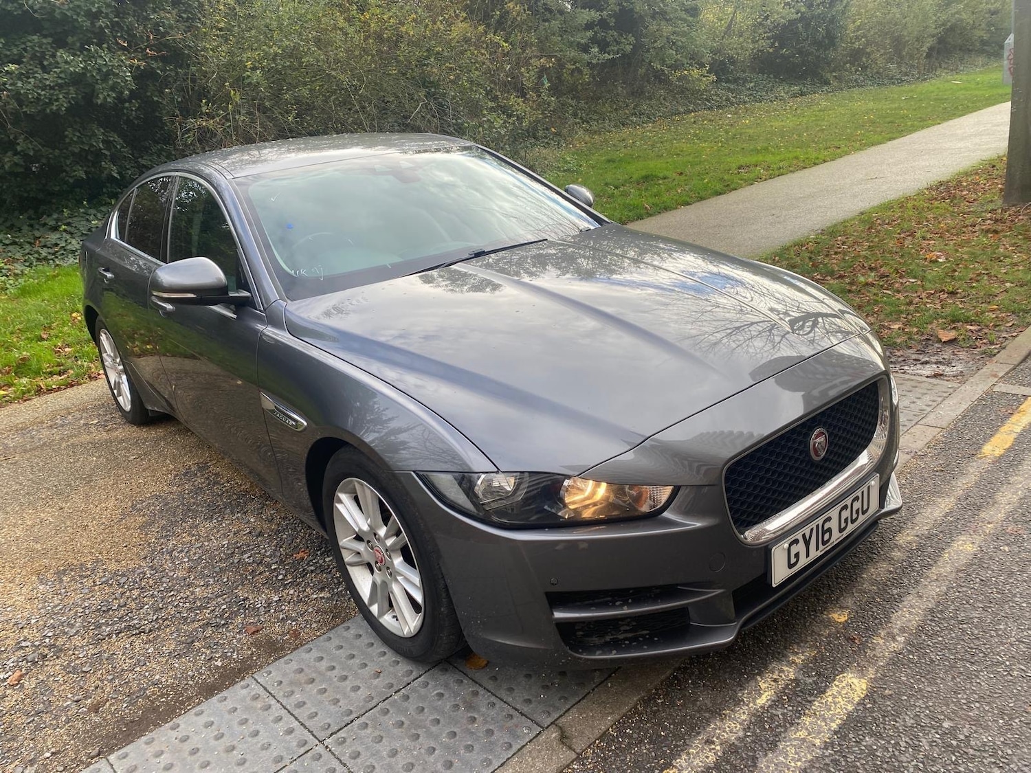 Used Jaguar XE 2016 for sale - 76655623: Photo 1