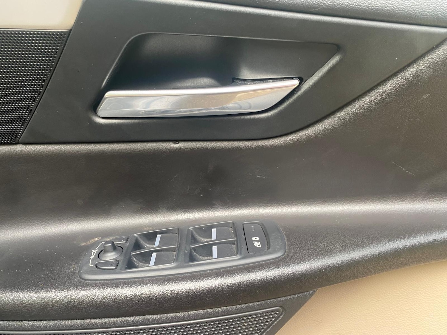 Used Jaguar XE 2016 for sale - 76655623: Photo 14