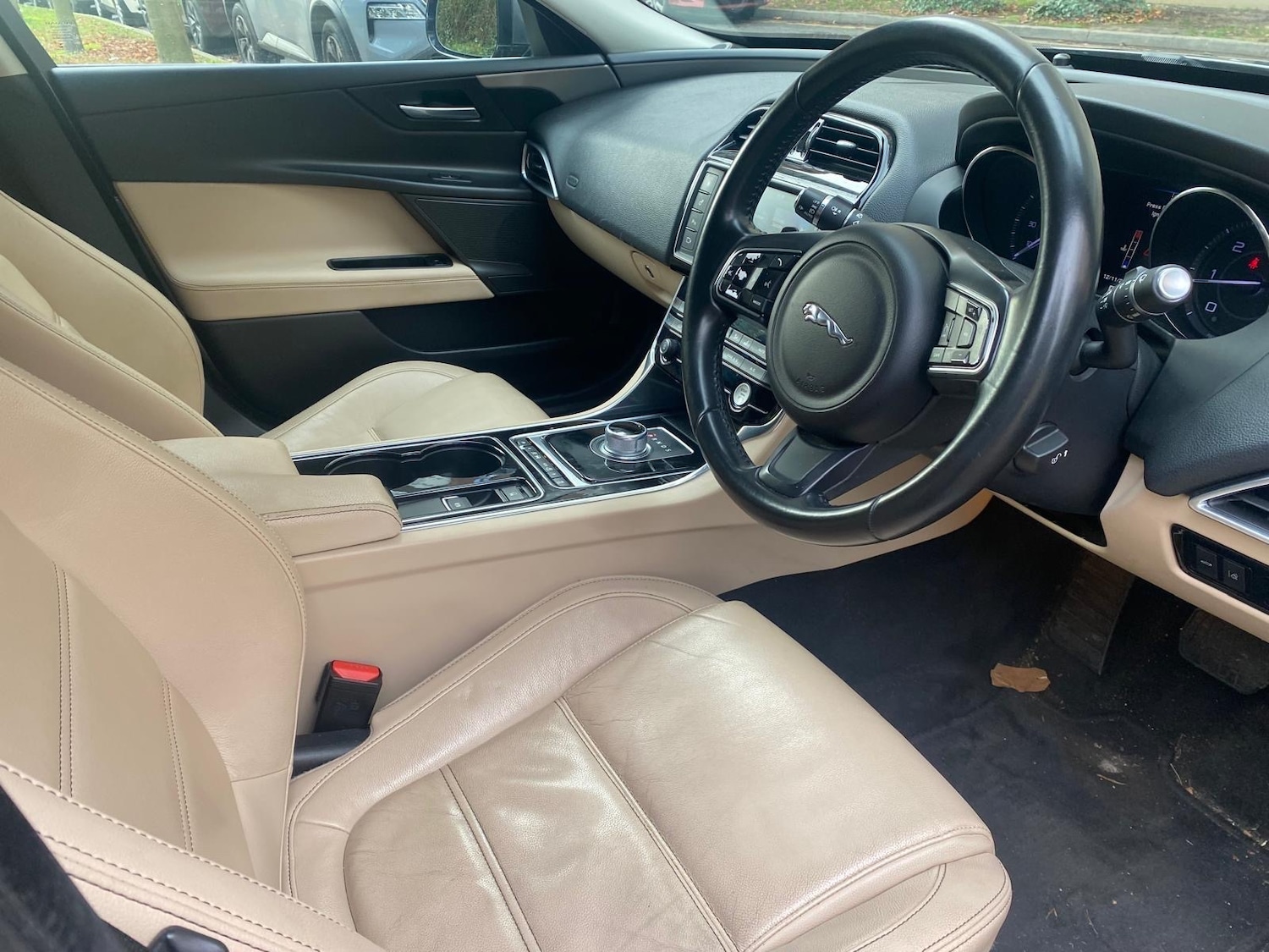 Used Jaguar XE 2016 for sale - 76655623: Photo 22