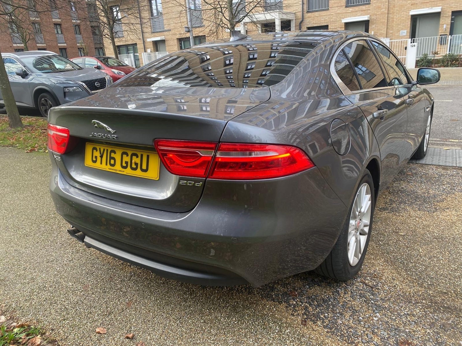 Used Jaguar XE 2016 for sale - 76655623: Photo 5