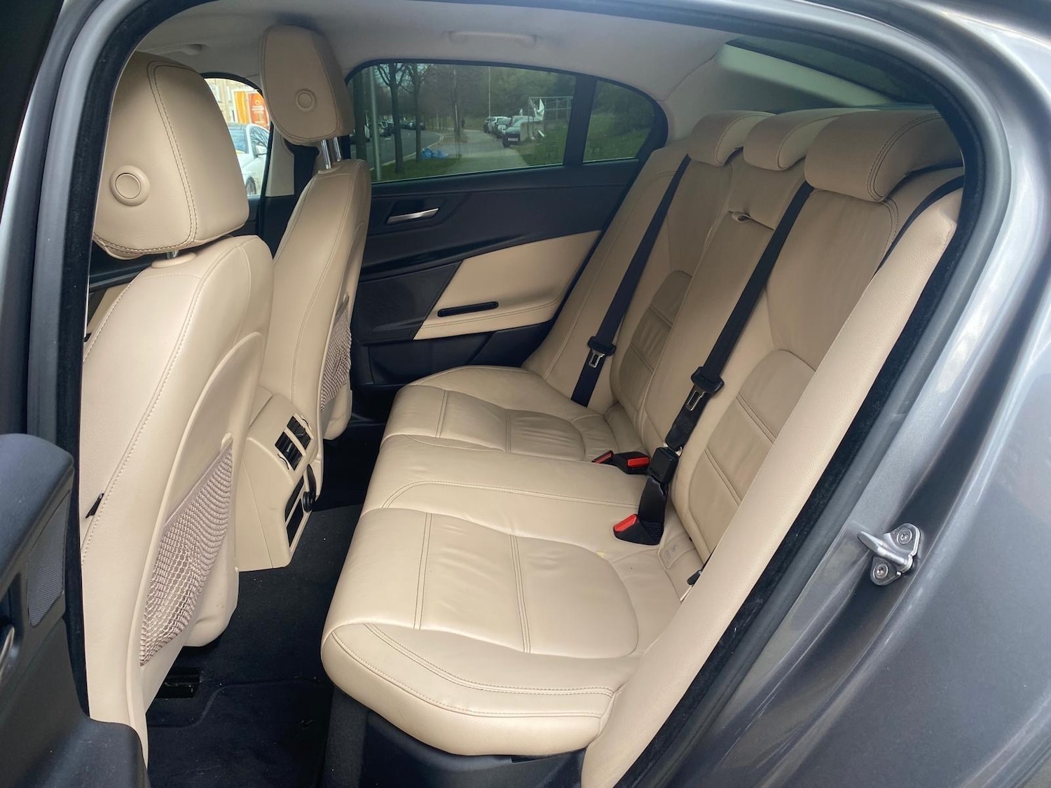 Used Jaguar XE 2016 for sale - 76655623: Photo 8