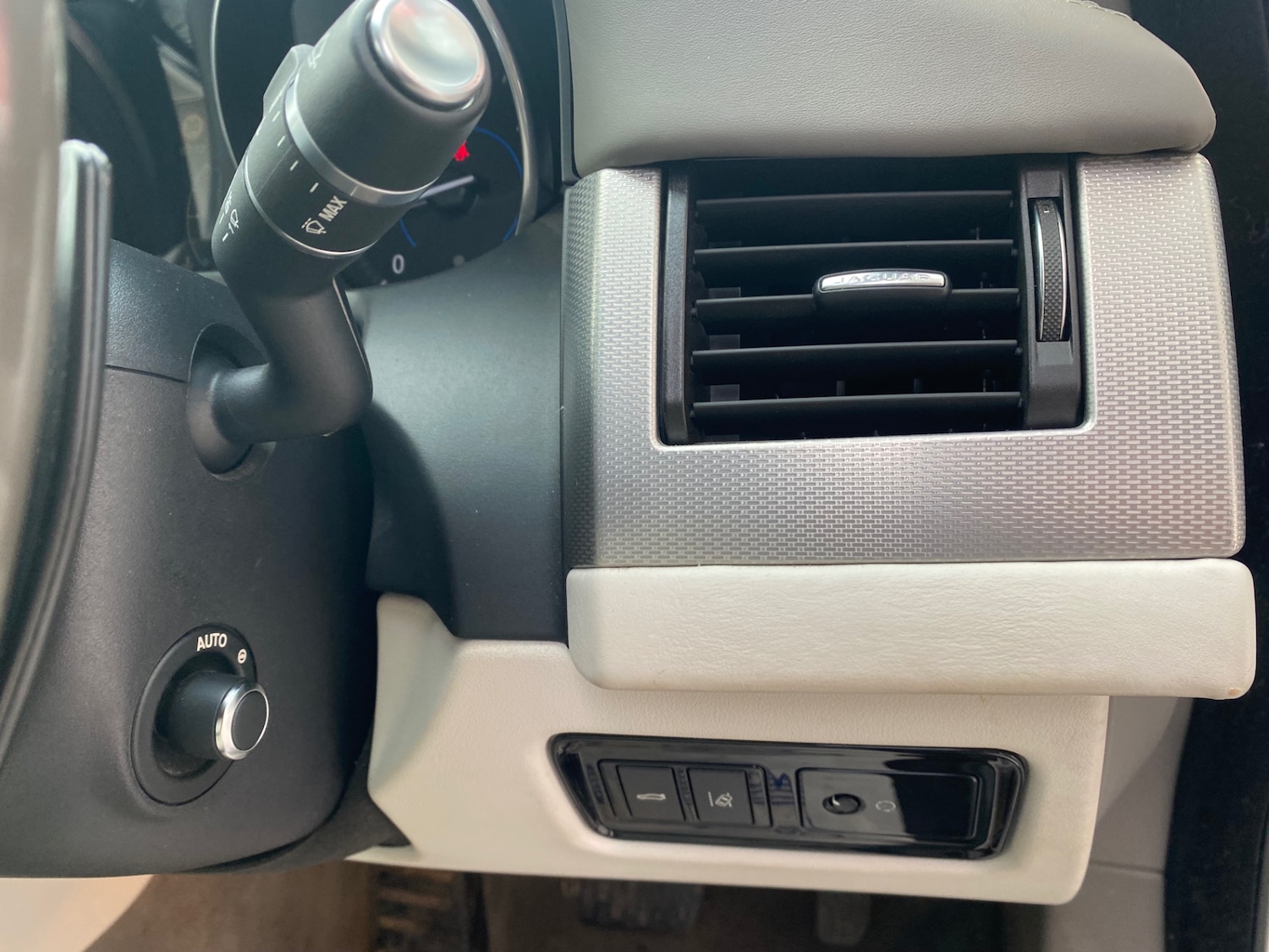 Used Jaguar XF 2016 for sale - 76612211: Photo 21