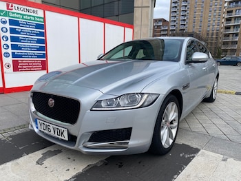 Used Jaguar XF 2016 for sale - 76612211: Photo