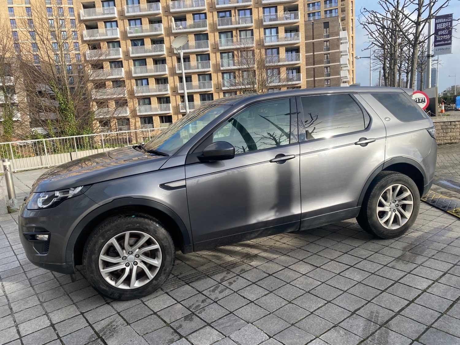 Used Land Rover Discovery Sport 2017 for sale - 77379493: Photo 2