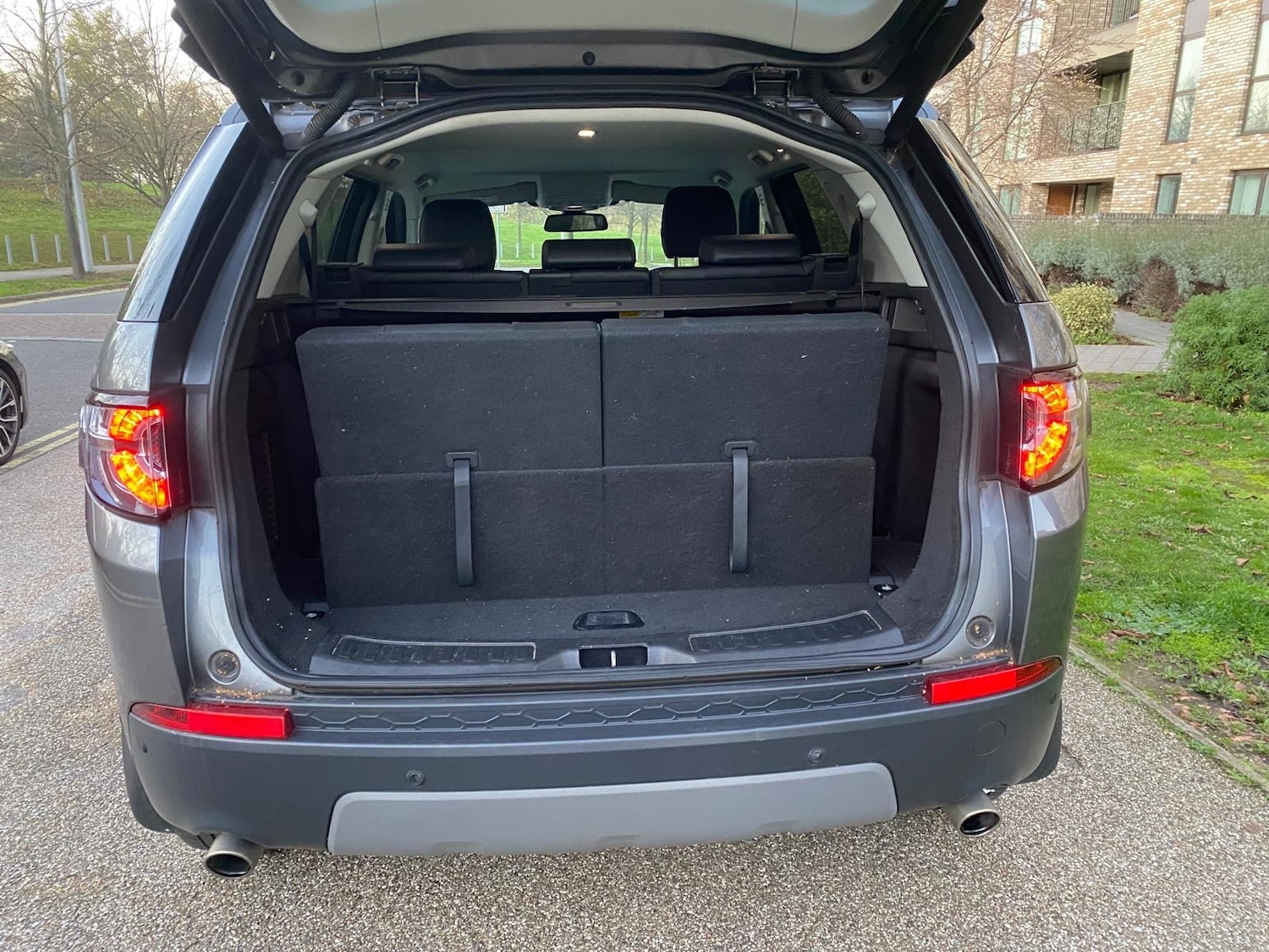 Used Land Rover Discovery Sport 2017 for sale - 76709796: Photo 11