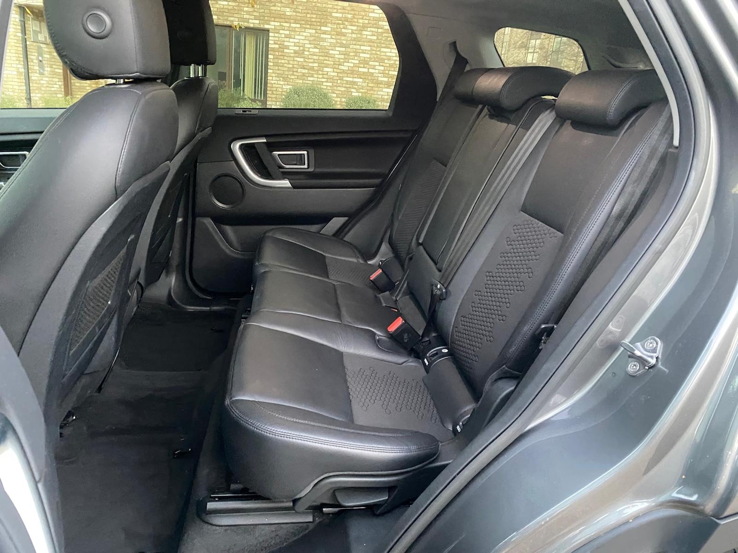 Used Land Rover Discovery Sport 2017 for sale - 76709796: Photo 14