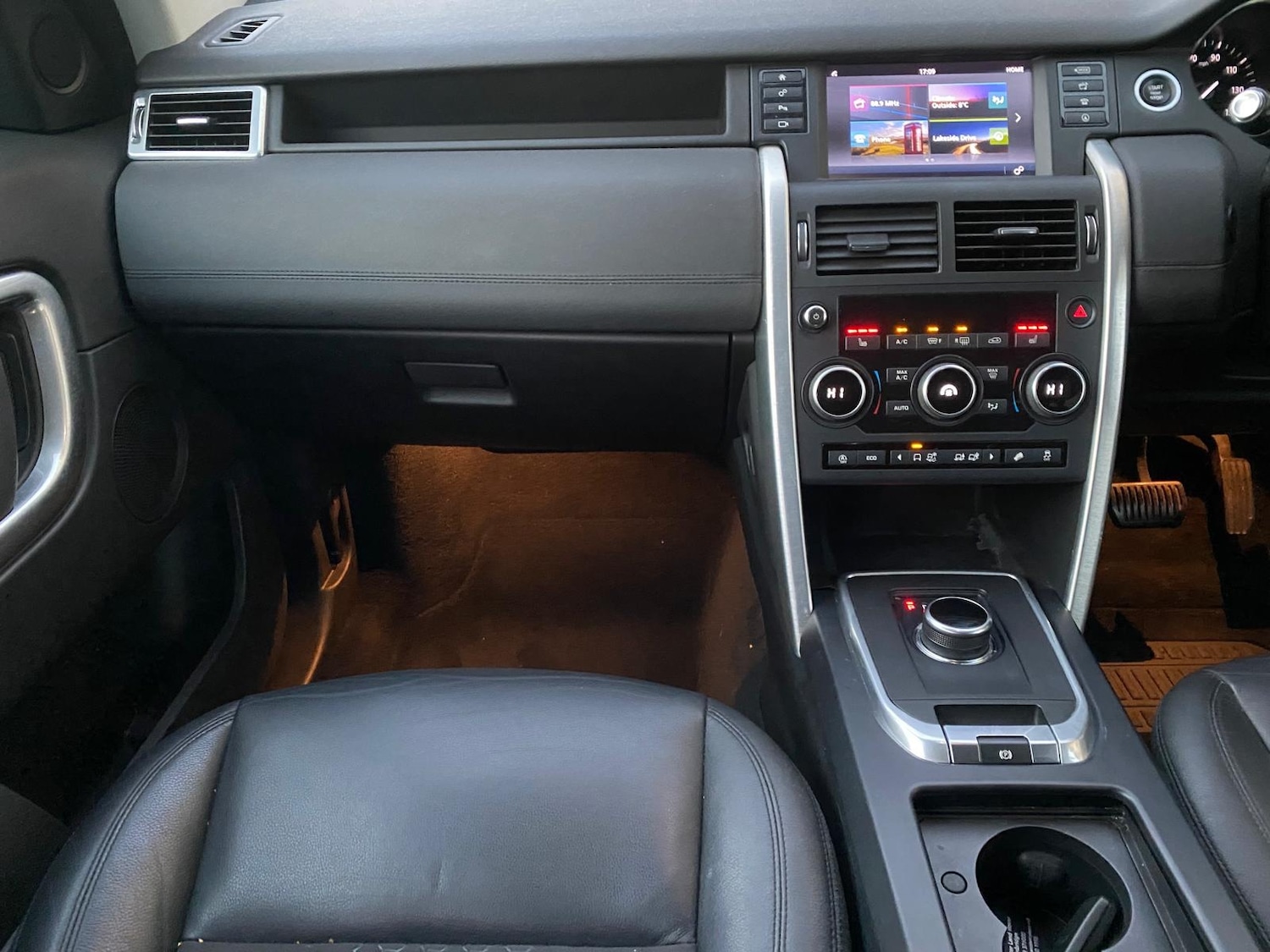 Used Land Rover Discovery Sport 2017 for sale - 76709796: Photo 17