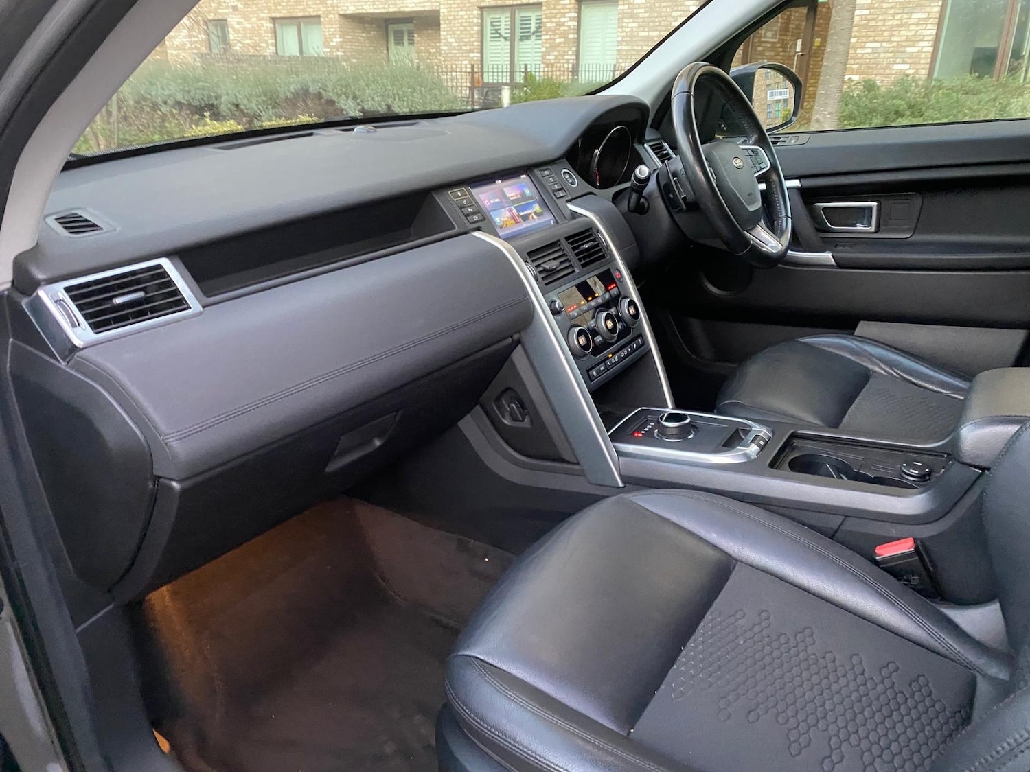 Used Land Rover Discovery Sport 2017 for sale - 76709796: Photo 19