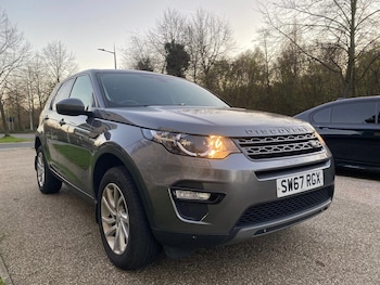 Used Land Rover Discovery Sport 2017 for sale - 76709796: Photo