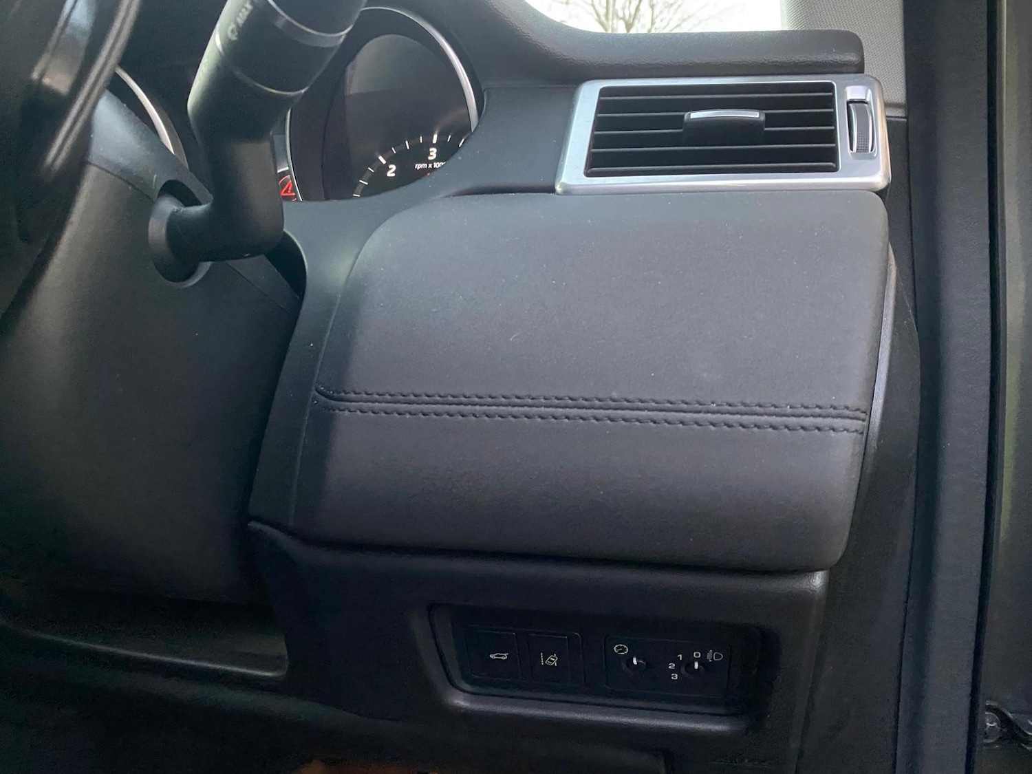 Used Land Rover Discovery Sport 2017 for sale - 76709796: Photo 25