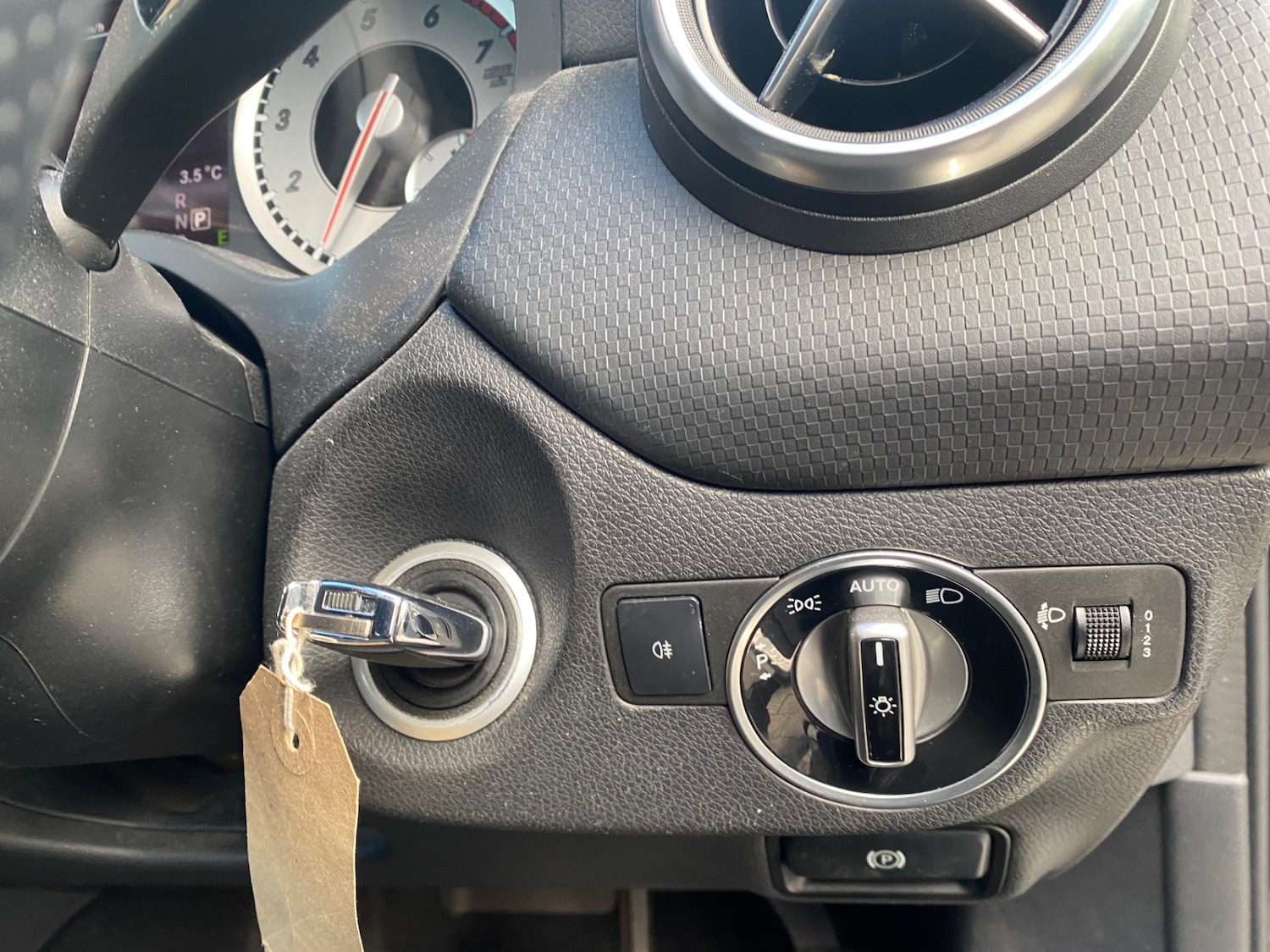 Used Mercedes-Benz A-Class 2013 for sale - 76638407: Photo 15