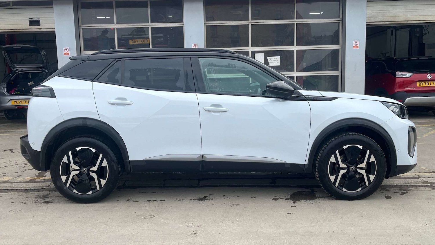 Used Peugeot 2008 2023 for sale - 77996081: Photo 5