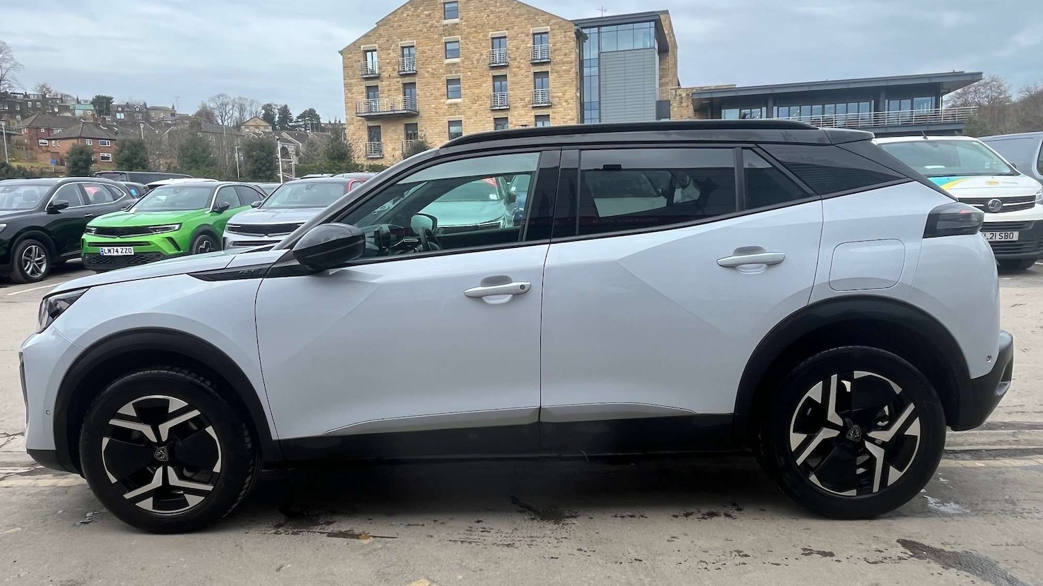 Used Peugeot 2008 2023 for sale - 77996081: Photo 7