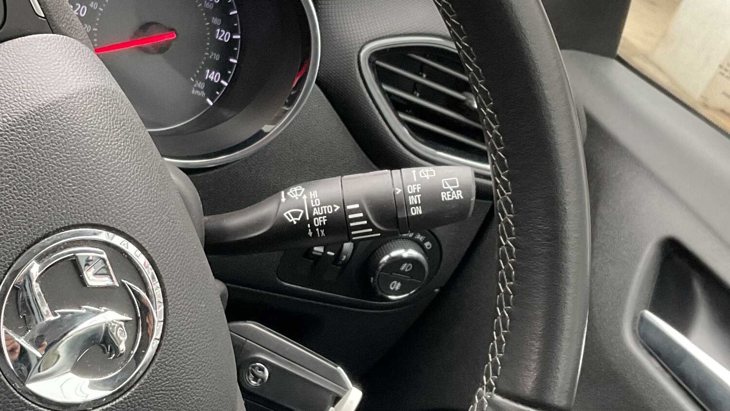 Used Vauxhall Crossland 2024 for sale - 77862064: Photo 21