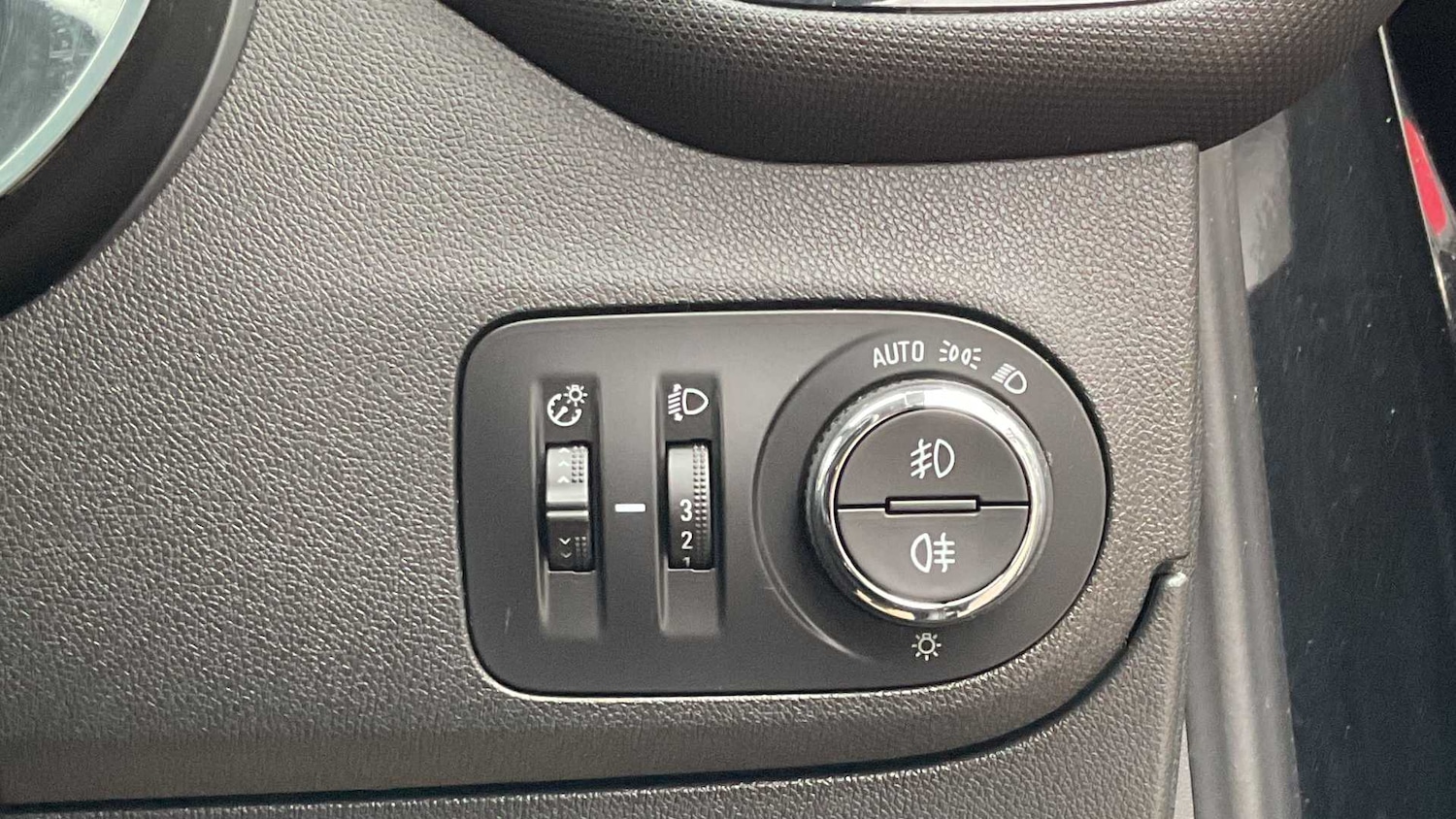 Used Vauxhall Crossland 2024 for sale - 77862064: Photo 27