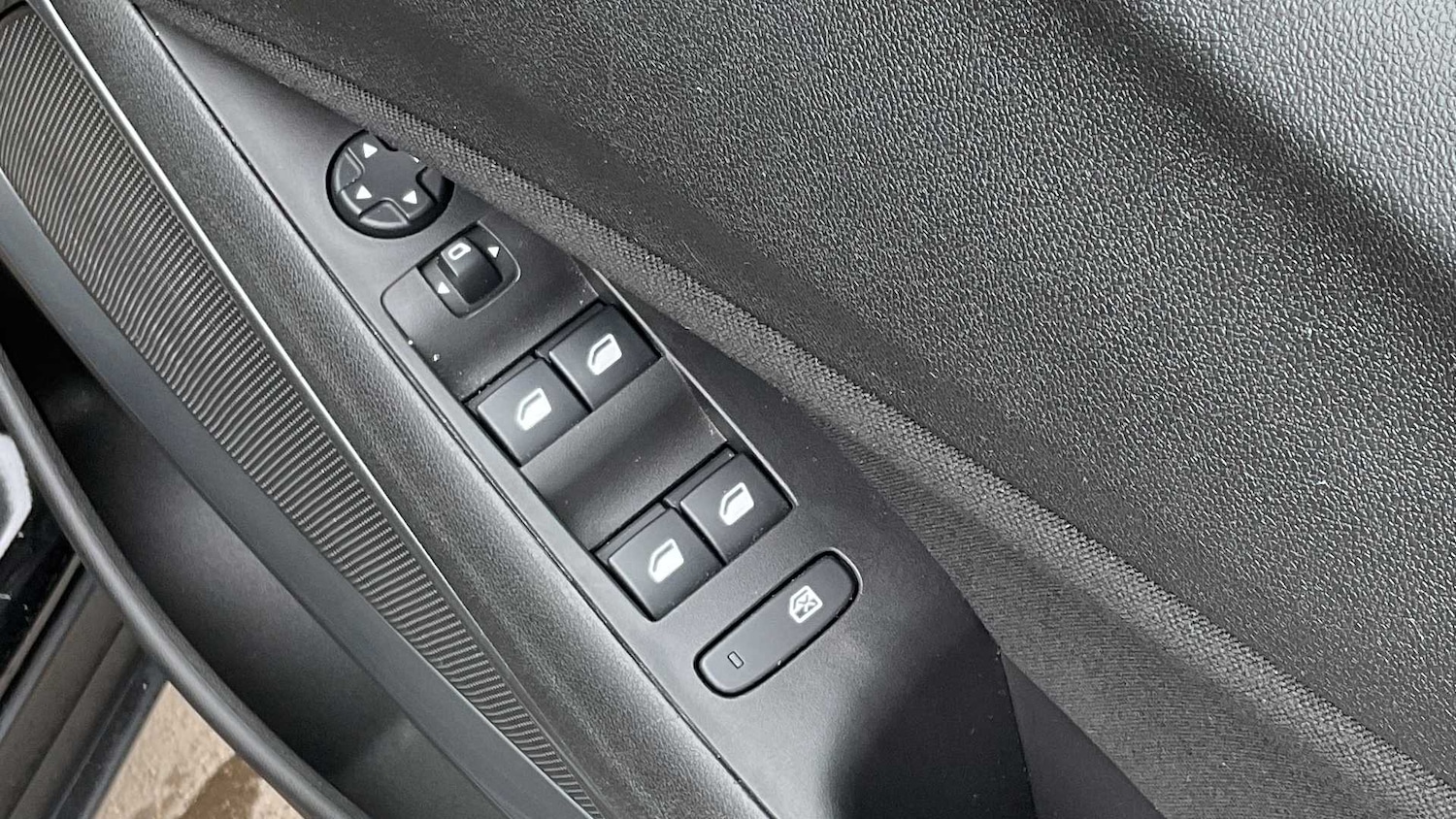 Used Vauxhall Crossland 2024 for sale - 77862064: Photo 28