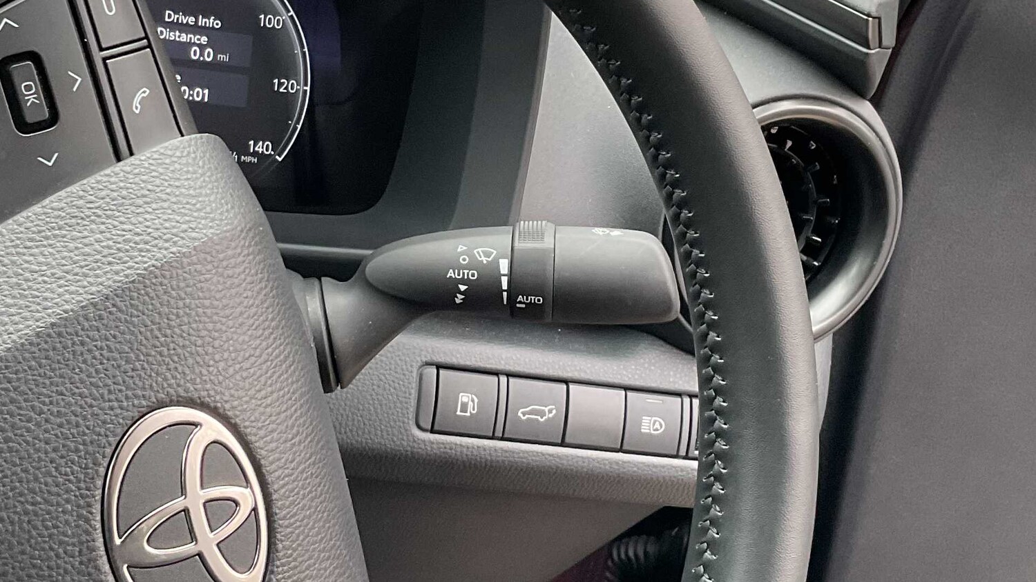 Used Toyota C-HR 2024 for sale - 77858848: Photo 21