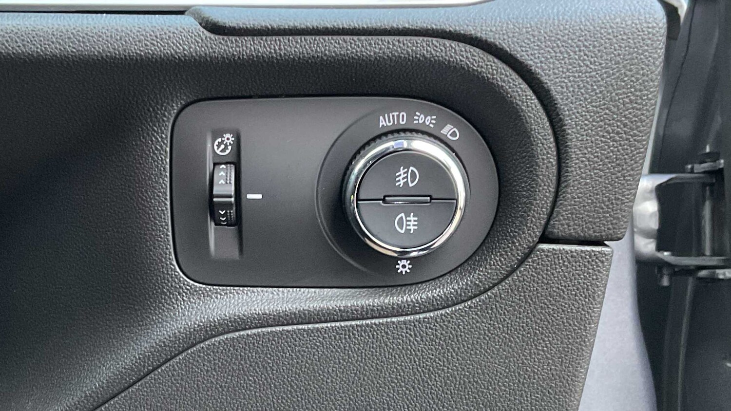 Used Vauxhall Grandland for sale - 77859909: Photo 28