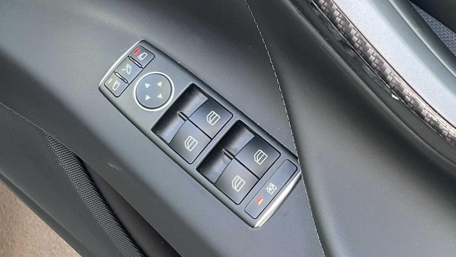 Used Tesla Model X 2020 for sale - 77860882: Photo 25