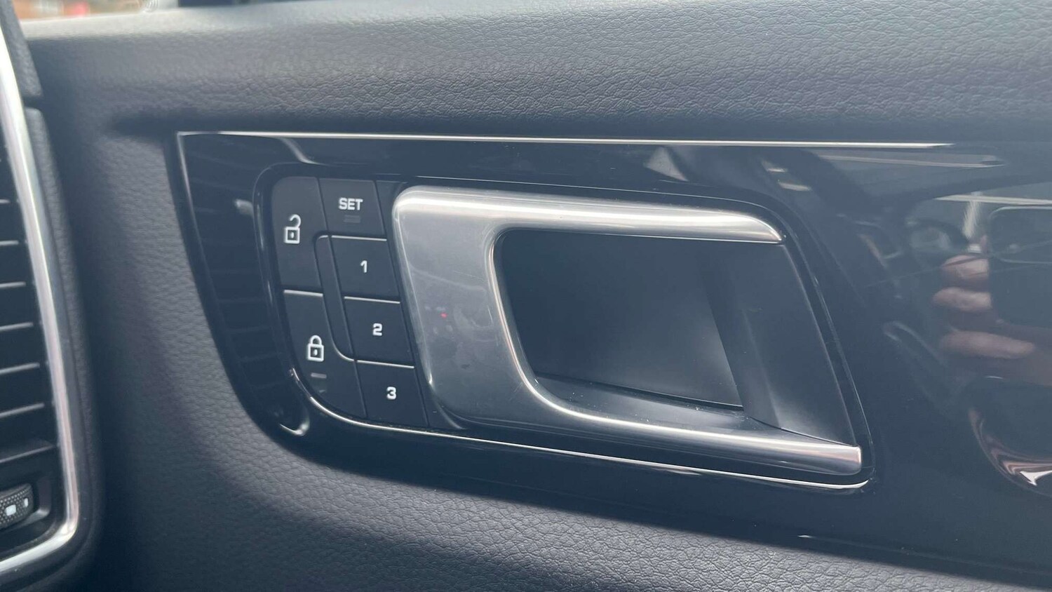 Used Porsche Cayenne for sale - 77860299: Photo 23