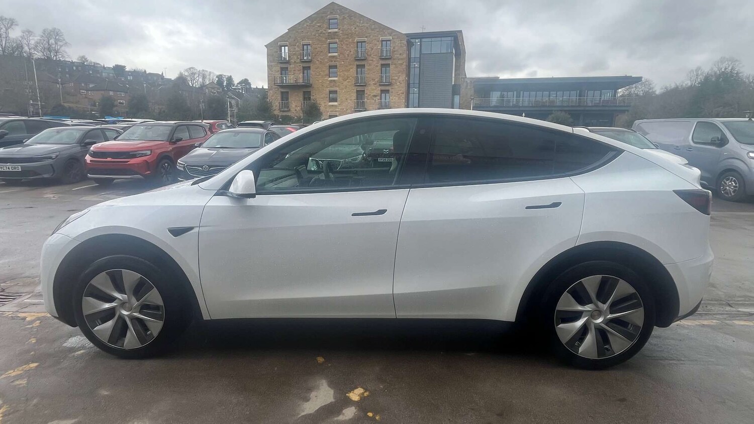 Used Tesla Model Y 2024 for sale - 77913965: Photo 8