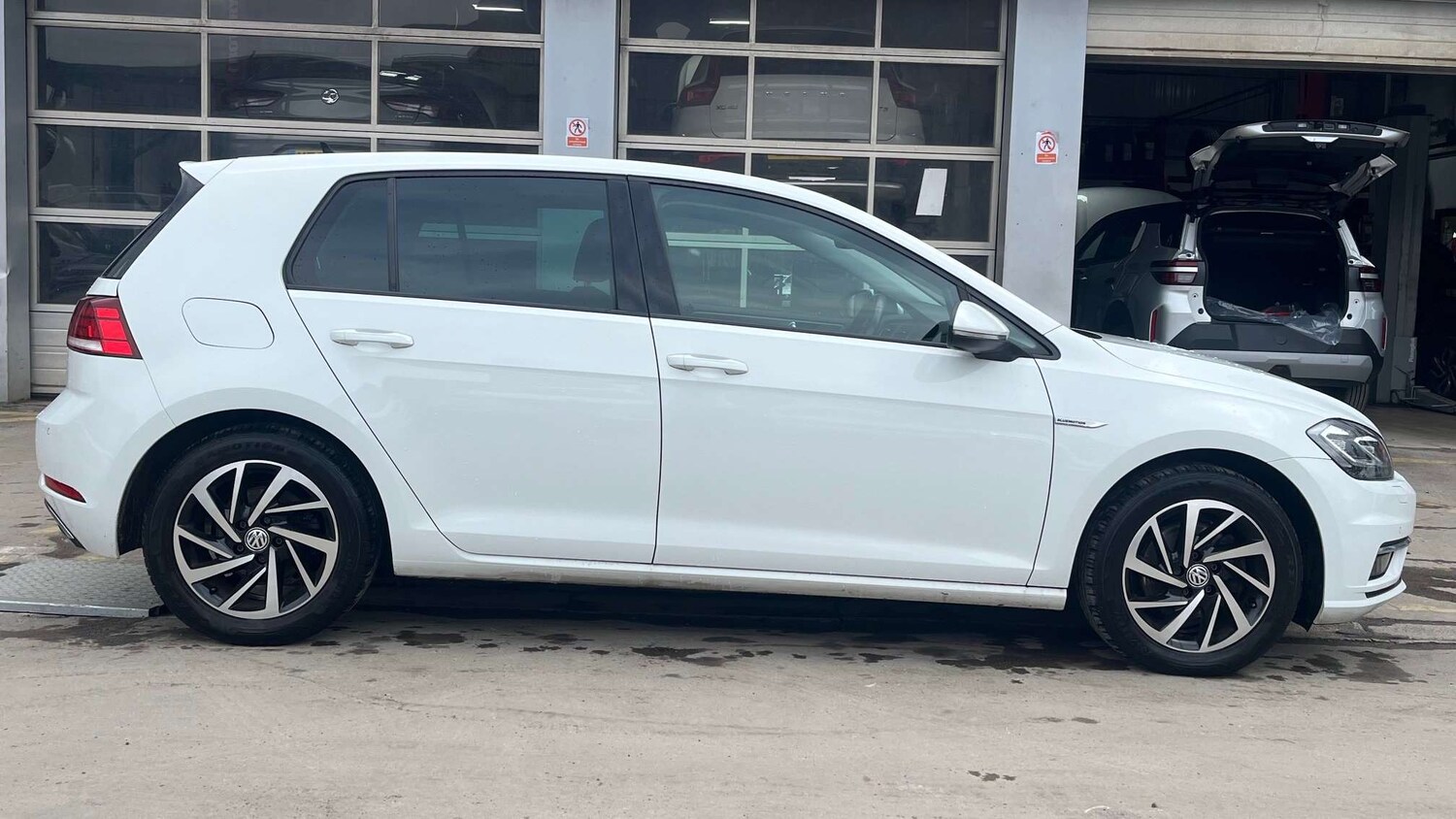 Used Volkswagen Golf 2020 for sale - 77960885: Photo 5