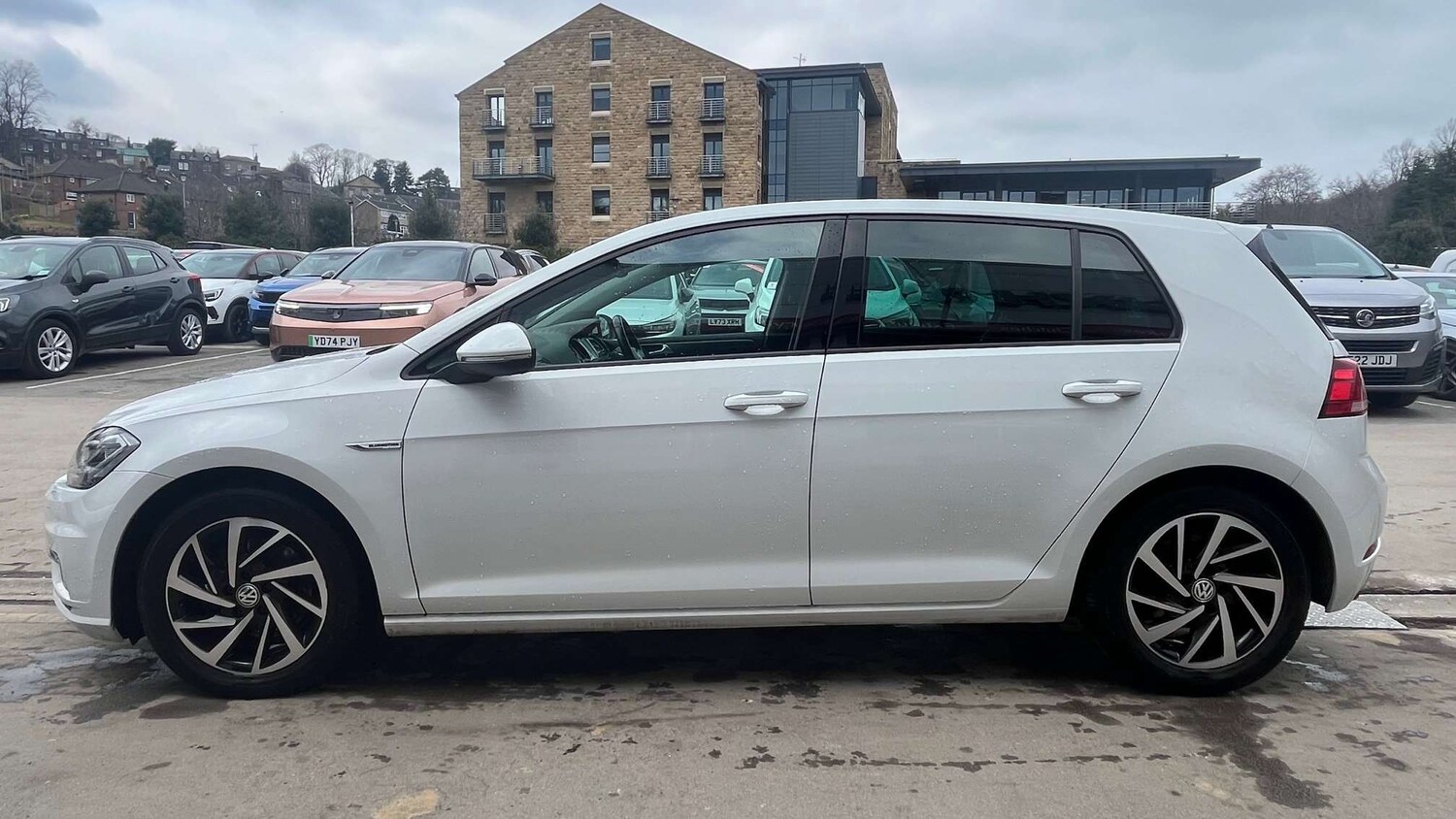 Used Volkswagen Golf 2020 for sale - 77960885: Photo 7