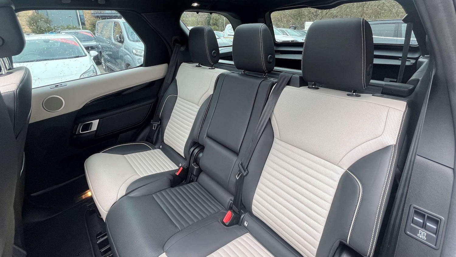 Used Land Rover Discovery 2022 for sale - 78187921: Photo 17