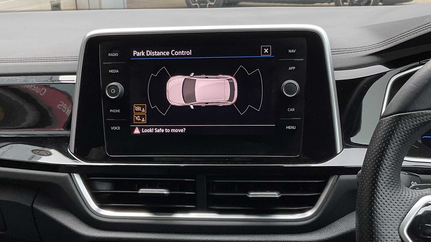 Used Volkswagen T-Roc for sale - 77860913: Photo 13