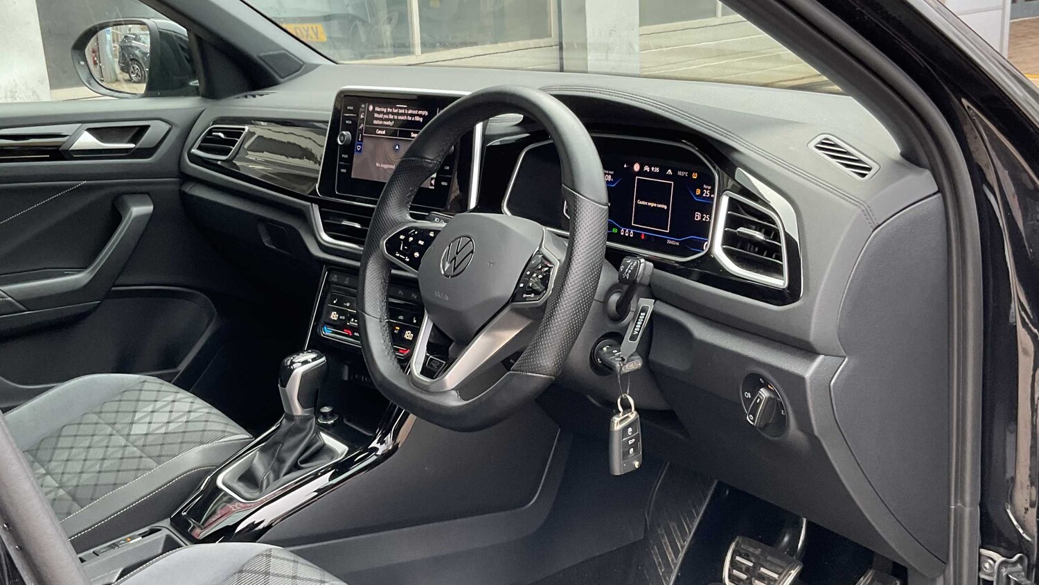 Used Volkswagen T-Roc for sale - 77860913: Photo 8