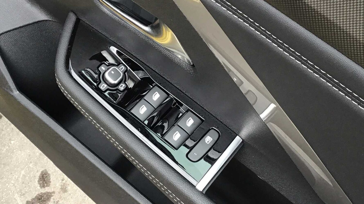 Used Vauxhall Astra for sale - 77860865: Photo 28