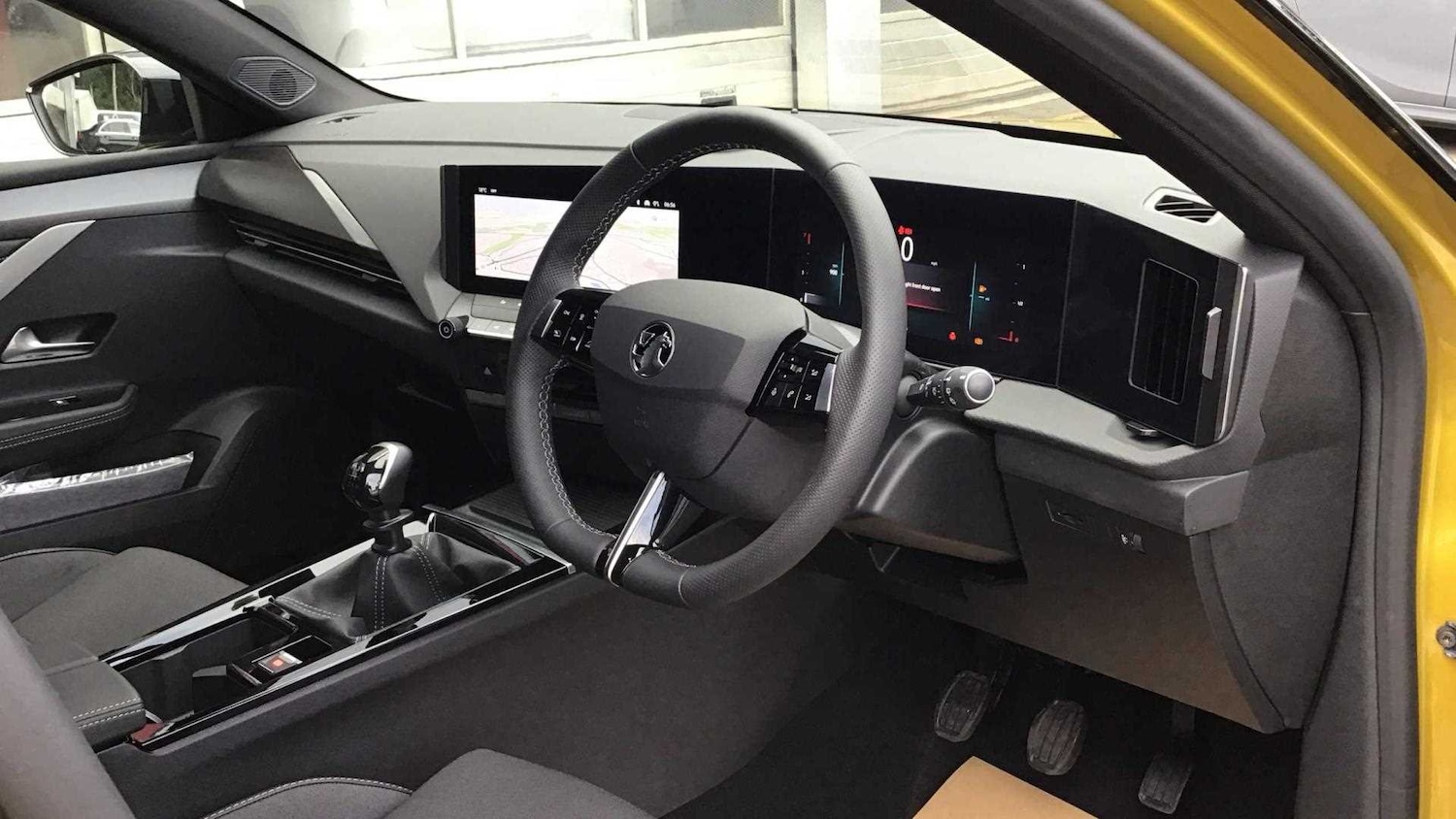 Used Vauxhall Astra for sale - 77860865: Photo 3