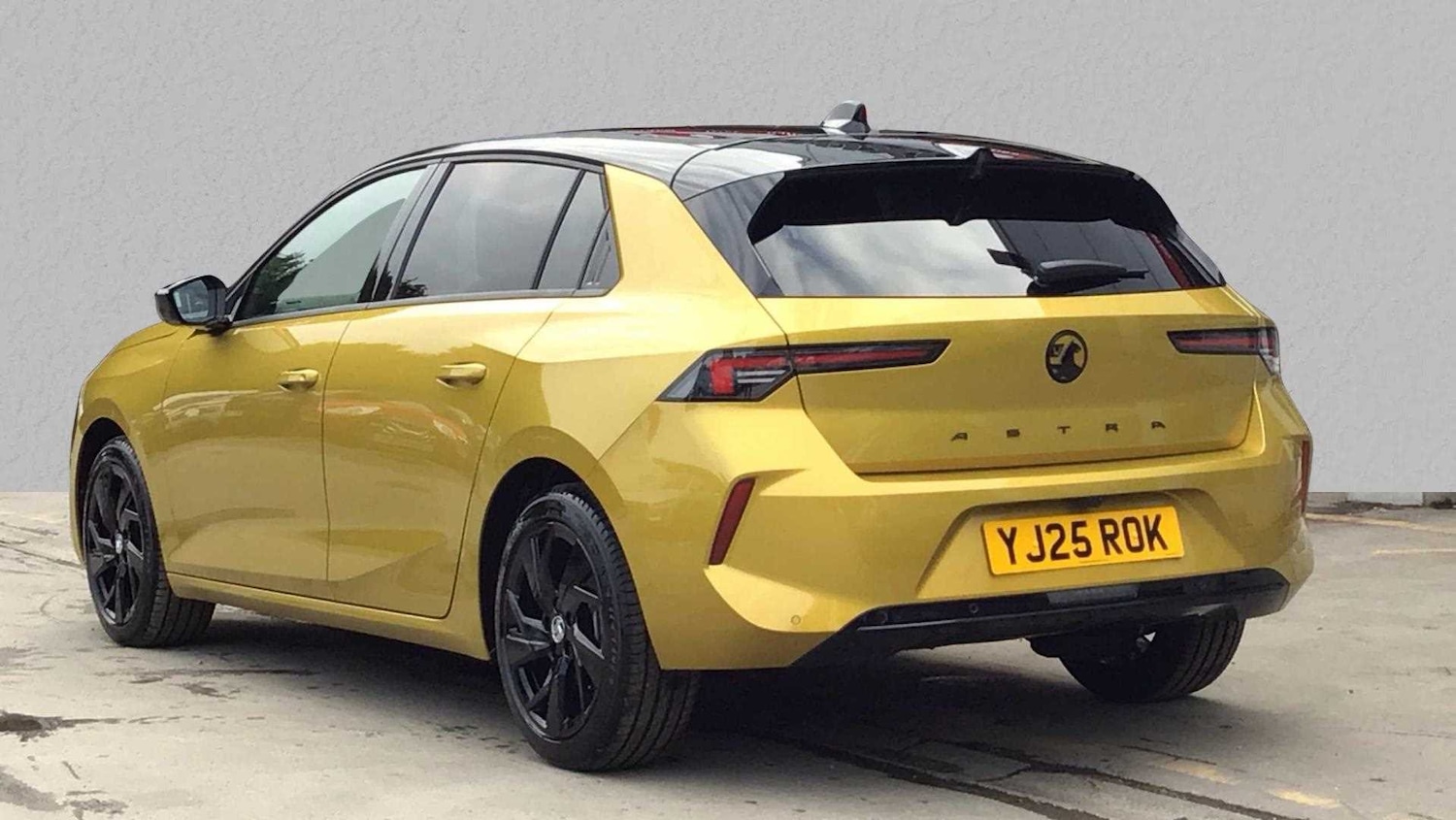 Used Vauxhall Astra for sale - 77860865: Photo 5