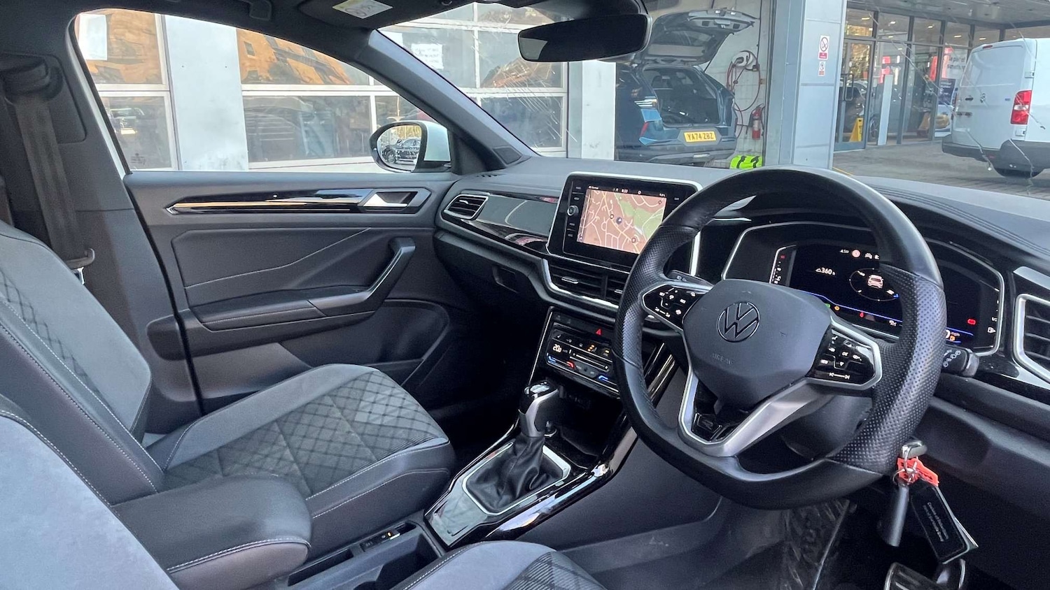 Used Volkswagen T-Roc 2022 for sale - 78173609: Photo 8