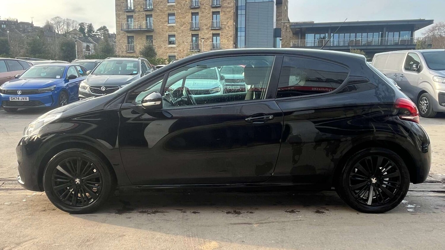 Used Peugeot 208 2017 for sale - 77961153: Photo 7