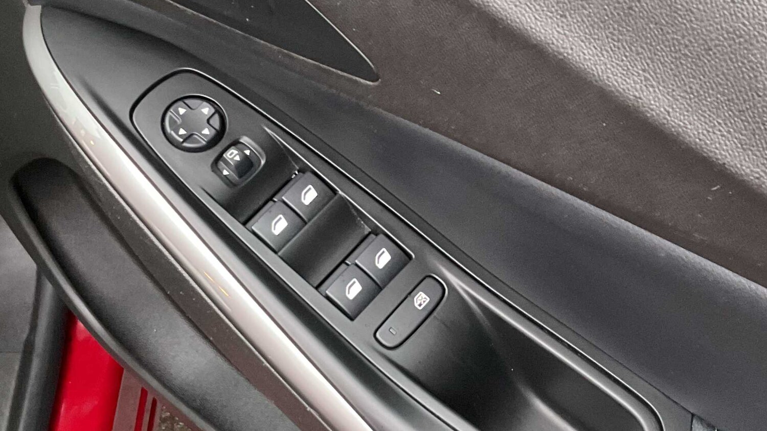 Used Vauxhall Grandland for sale - 77861536: Photo 26