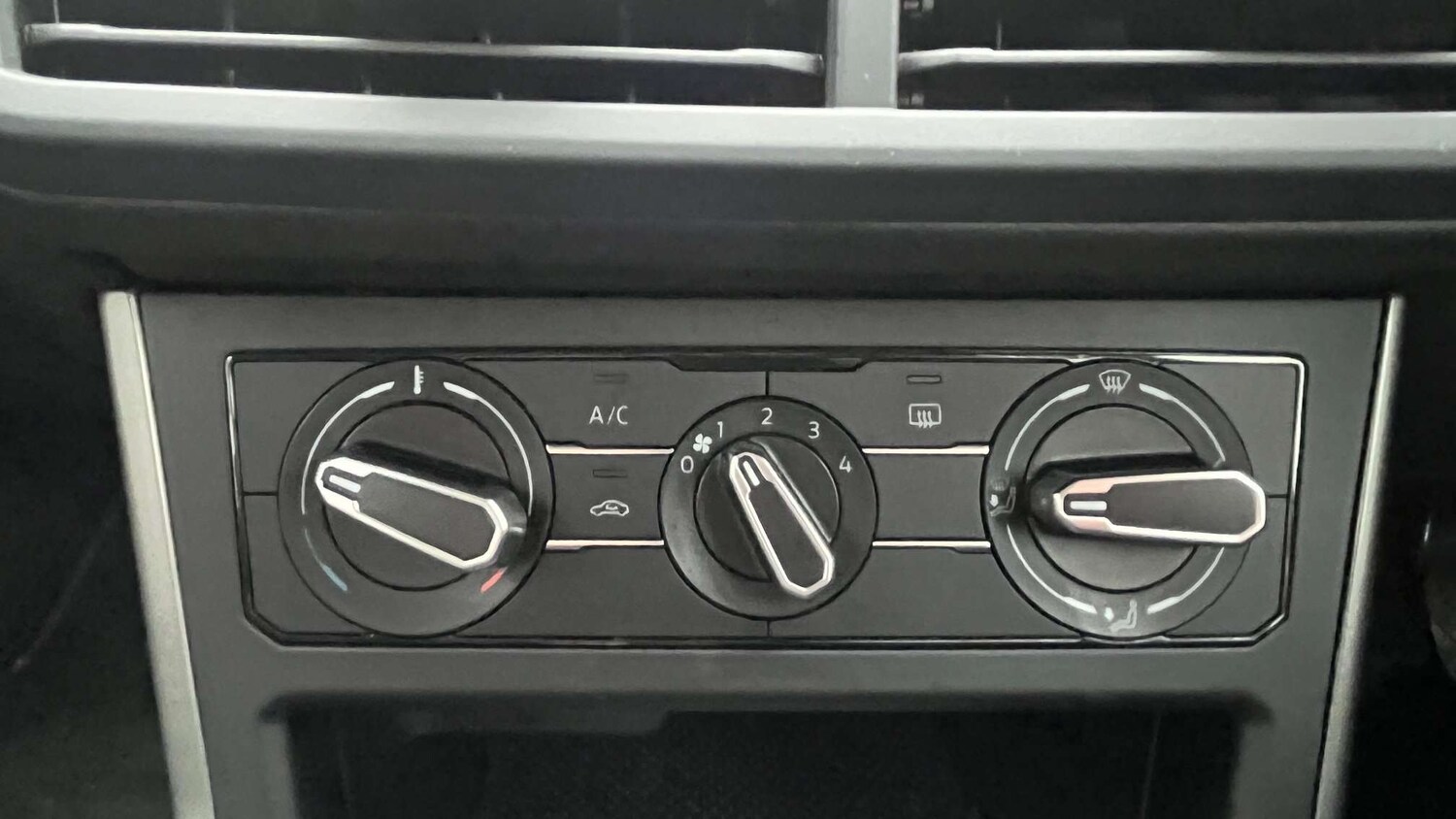 Used Volkswagen Polo 2018 for sale - 77859633: Photo 11