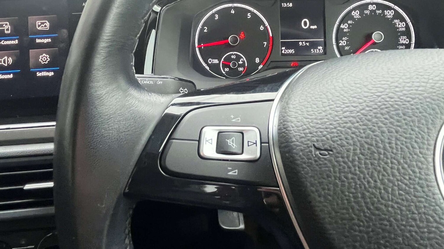 Used Volkswagen Polo 2018 for sale - 77859633: Photo 12