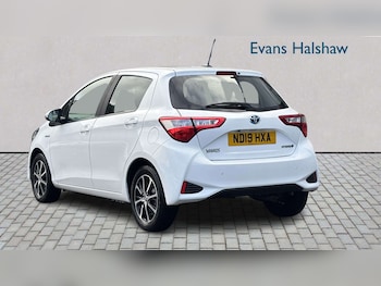 Used Toyota Yaris 2019 for sale - 79624702: Photo