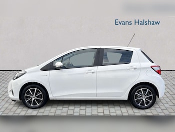 Used Toyota Yaris 2019 for sale - 79624702: Photo
