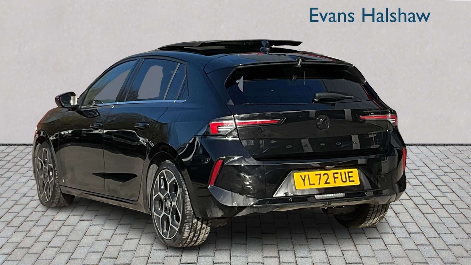 Used Vauxhall Astra for sale - 78051963: Photo 3