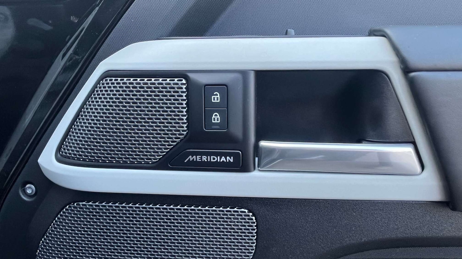 Used Land Rover Defender for sale - 77960928: Photo 11