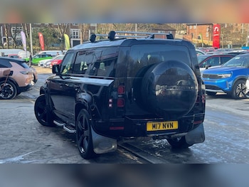 Used Land Rover Defender 2024 for sale - 77960928: Photo