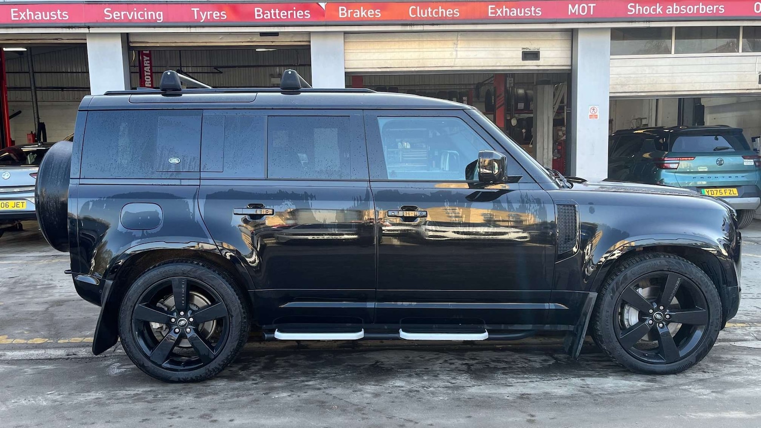 Used Land Rover Defender for sale - 77960928: Photo 5