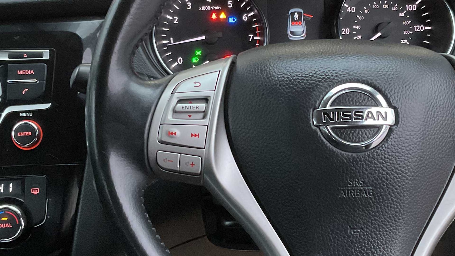 Used Nissan Qashqai for sale - 77857558: Photo 16