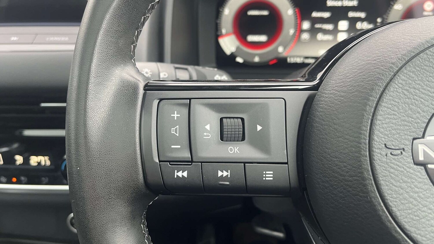 Used Nissan Qashqai for sale - 77858156: Photo 15