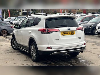Used Toyota RAV4 2017 for sale - 77996001: Photo