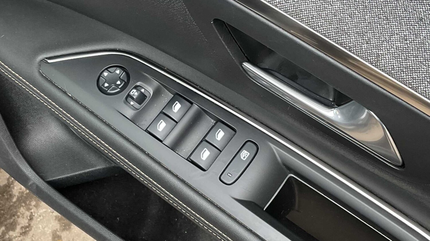 Used Peugeot 5008 2020 for sale - 77859147: Photo 27