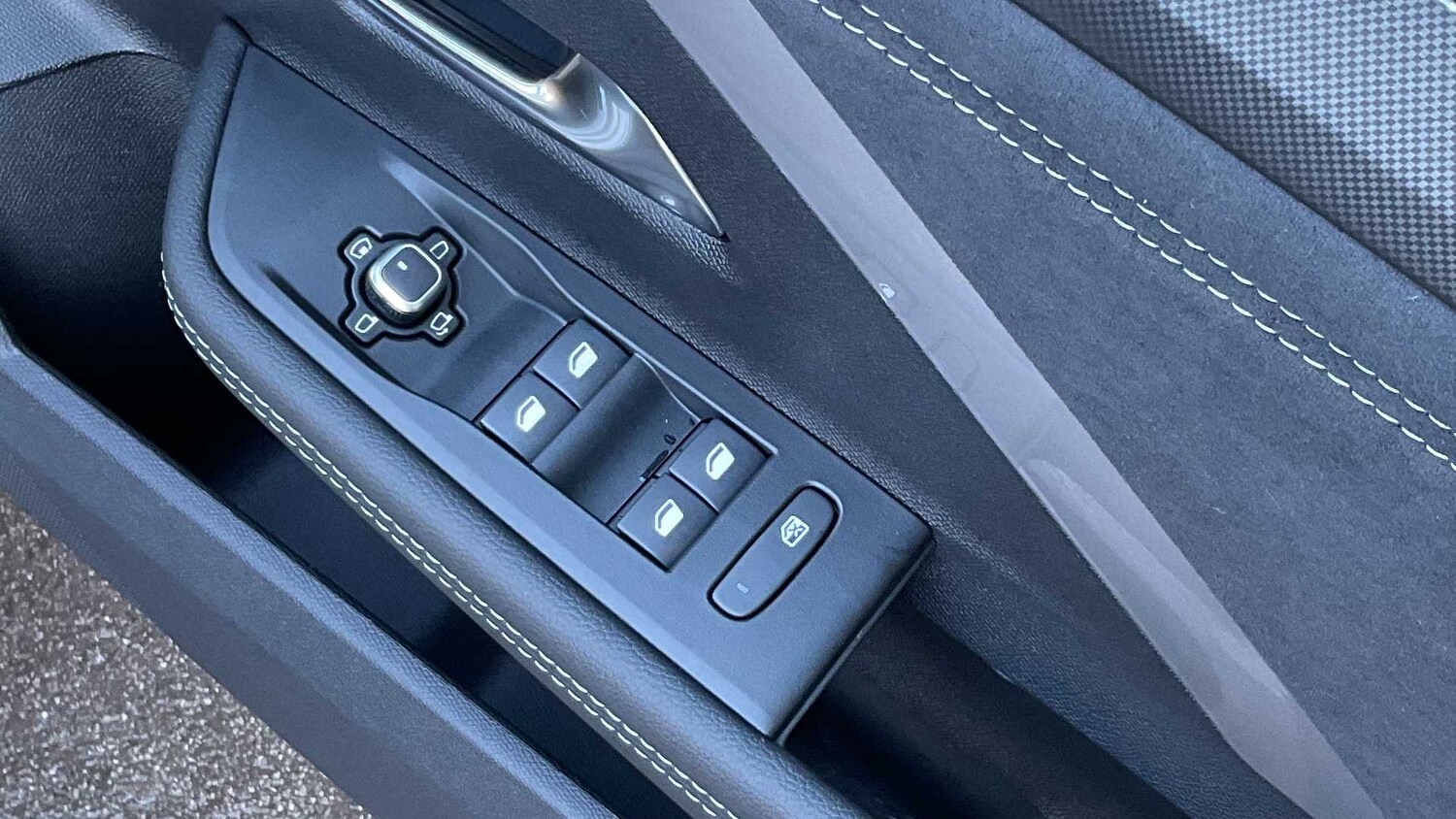 Used Vauxhall Astra for sale - 77860485: Photo 26