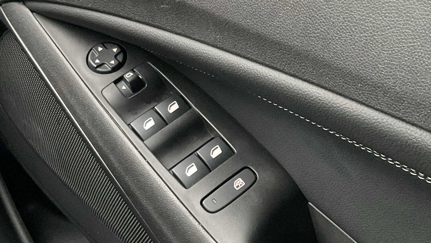 Used Vauxhall Crossland for sale - 77859676: Photo 27